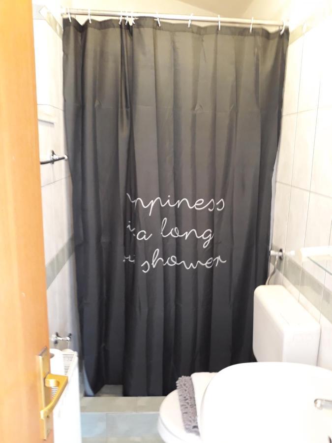 Ljudmila Doo Apartment Banjole Bagian luar foto