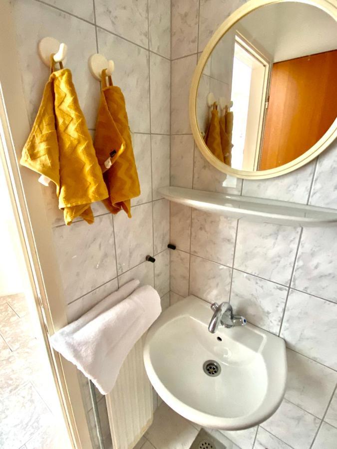 Ljudmila Doo Apartment Banjole Bagian luar foto